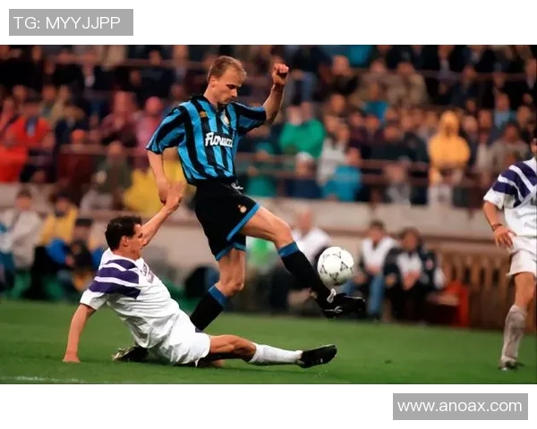 丹尼斯·博格坎普：足坛传奇与阿森纳不朽的艺术家