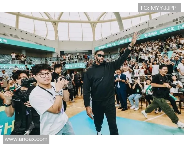 围绕篮球明星成长历程与荣耀时刻的深度人物特写解析全面呈现职业巅峰与挑战 围绕篮球明星成长历程与荣耀时刻的深度人物特写解析全面呈现职业巅峰与挑战