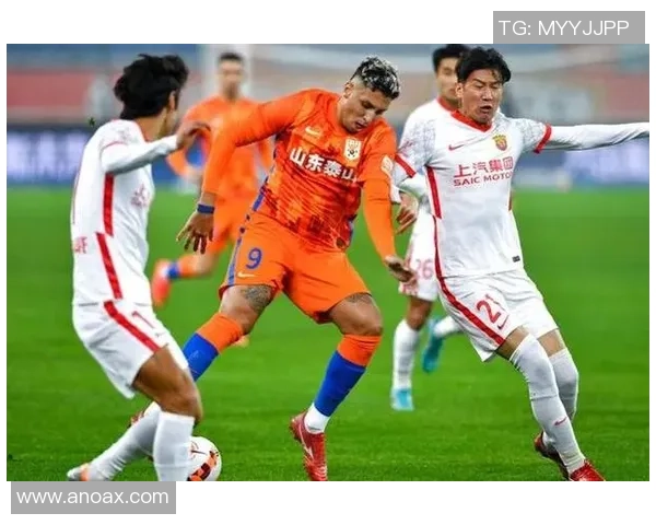 巅峰对决山东泰山迎战上海海港强强碰撞再掀中超冠军争夺热潮 巅峰对决山东泰山迎战上海海港强强碰撞再掀中超冠军争夺热潮